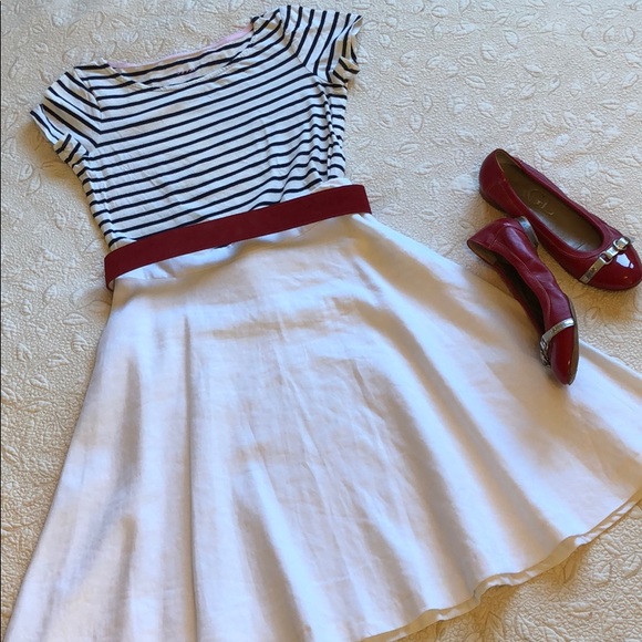Banana Republic Dresses & Skirts - Banana Republic White Flare Skirt DONATING 4-1-21
